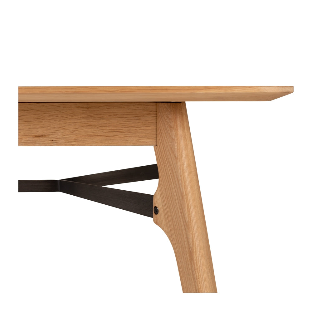 Flow Ext Dining Table 1800-2400 Close Up 