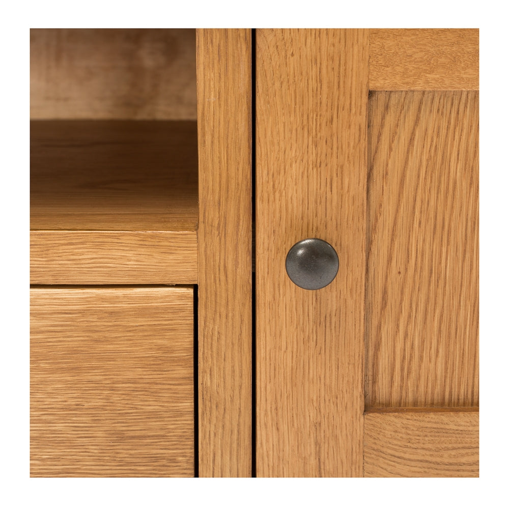 Salisbury Entertainment Unit 2000 Close Up